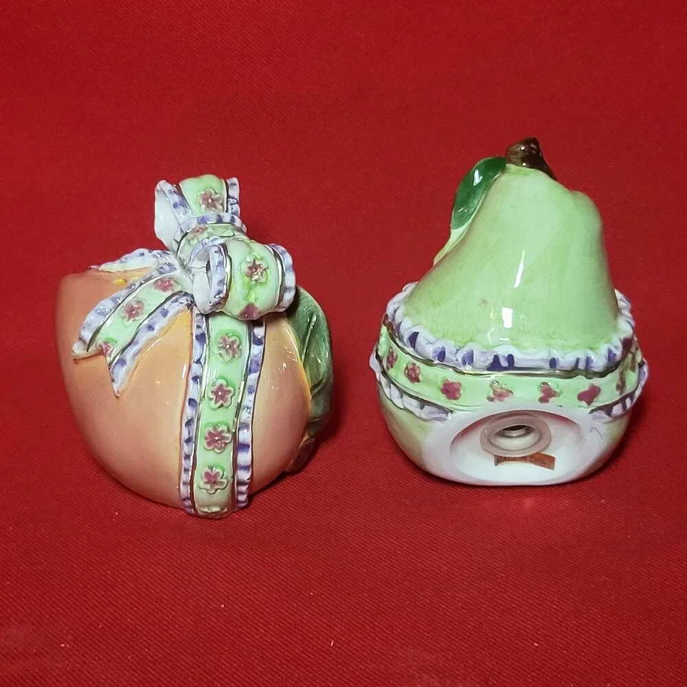Ceramic Salt and Pepper Shakers Set Fruit Pear Peach Wrapped in Bow Floral Ribbo